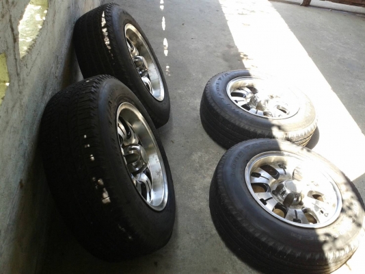 ขอบ15นิ้ว5รู114 พร้อมยาง ชุดนี้ ราคา 5900 บาท