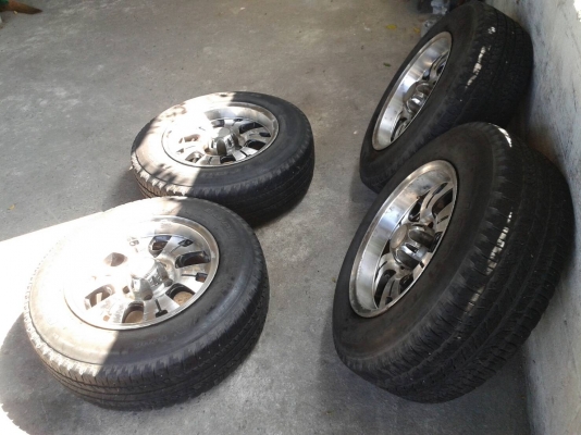 ขอบ15นิ้ว5รู114 พร้อมยาง ชุดนี้ ราคา 5900 บาท