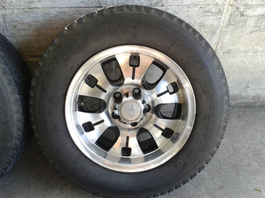 ขอบ15นิ้ว5รู114 พร้อมยาง ชุดนี้ ราคา 5900 บาท