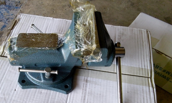 ปากกาจับเหล็ก