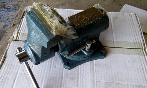 ปากกาจับเหล็ก