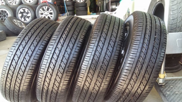 ขายล้อแม็กป้ายแดง revo 16" พร้อมยางปี16 สนใจติดต่อ ตาเล็ก ล้อและยางครับ 081-3747940 ขายล้อแม็กป้ายแดง revo 16" พร้อมยางปี16 สนใจติดต่อ ตาเล็ก ล้อและยางครับ 081-3747940