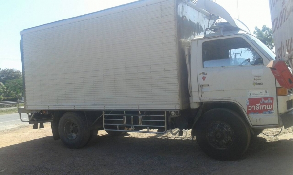 หกล้อ อีซูชุ NPR115แรง ตู้เปียก&amp;ตู้น้ำแข็ง ช่วงยาว4.50ม พ.เวอร์ ช่วงล่างใหญ่ สภาพดีพร้อมใช้ ทะเบียนพร้อมโอน