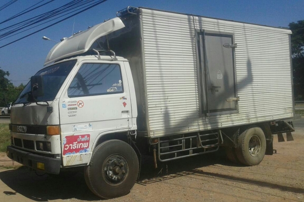 หกล้อ อีซูชุ NPR115แรง ตู้เปียก&amp;ตู้น้ำแข็ง ช่วงยาว4.50ม พ.เวอร์ ช่วงล่างใหญ่ สภาพดีพร้อมใช้ ทะเบียนพร้อมโอน