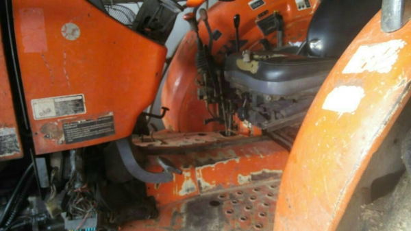 รถไถ KUBOTA M8540 , 2 เพลา. สนใจติดต่อ 081 - 6079515 รถไถ KUBOTA M8540 , 2 เพลา. สนใจติดต่อ 081 - 6079515