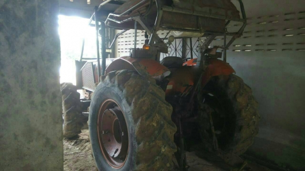 รถไถ KUBOTA M8540 , 2 เพลา. สนใจติดต่อ 081 - 6079515 รถไถ KUBOTA M8540 , 2 เพลา. สนใจติดต่อ 081 - 6079515