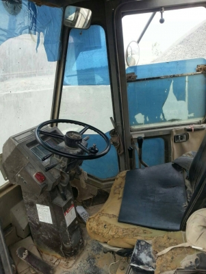 ขออนุญาติขาย รถตัก WA300-1เอกสารเล่มพร้อมใช้งานราคา 850000 สนใจติดต่อ 0853224877-0988930465 ครับ