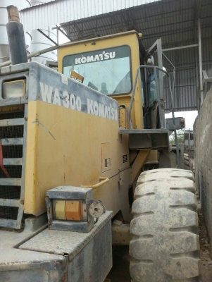 ขออนุญาติขาย รถตัก WA300-1เอกสารเล่มพร้อมใช้งานราคา 850000 สนใจติดต่อ 0853224877-0988930465 ครับ