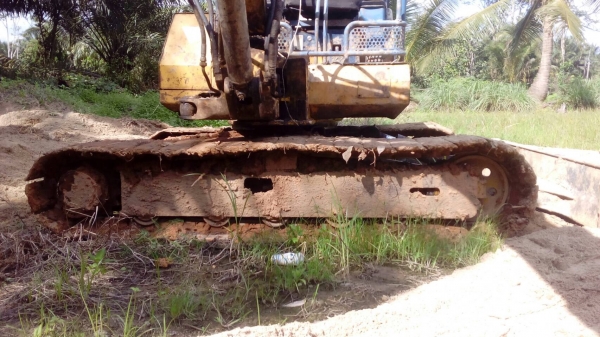 รถแบคโฮ KOMATSU PC - 40 - 6. สนใจติดต่อ 081 - 6079515 รถแบคโฮ KOMATSU PC - 40 - 6. สนใจติดต่อ 081 - 6079515