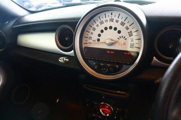 MINI COOPER RODSTER COUPE 1.6 AT สีเขียว ปี 2016