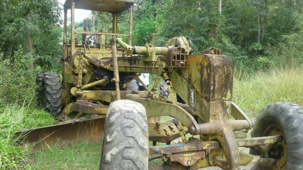 ขายรถเกรดCAT รุ่น12E ซีเรี่ยล9E9339 รถใช้งานได้ปกติ