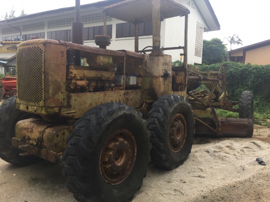 ขายรถเกรดCAT รุ่น12E ซีเรี่ยล9E9339 รถใช้งานได้ปกติ