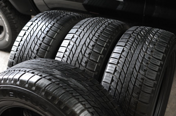 ยาง 265 60 18 ปี 15 ใหม่ๆ ยกชุด