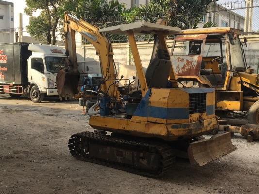 ขาย แมคโคkomatsu pc 20 ราคา 120,000 บาท