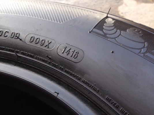 ยาง MICHELIN 215-65-16 ปี 16 ครบชุด 4 เส้น 6000  สภาพสวยๆไม่มีปะไม่บวมไม่กินข้าง ดอกยางเหลือเยอะเอาไปวิ่งกันใด้อีกยาวค่ะ