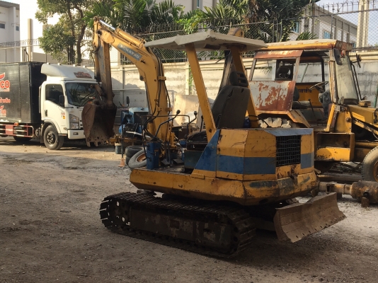 ขาย แมคโคkomatsu pc 20 ราคา 120,000 บาท