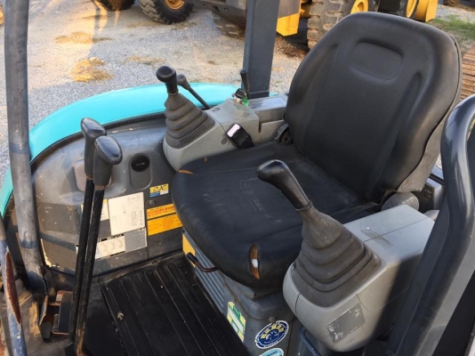 KOBELCO SK30SR-3E ปี2011 ชั่วโมงน้อยมากไม่แพ้รถใหม่ นำเข้าจากญี่ปุ่น โทร.090-986-2521 อ๊อบ