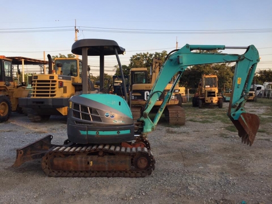 KOBELCO SK30SR-3E ปี2011 ชั่วโมงน้อยมากไม่แพ้รถใหม่ นำเข้าจากญี่ปุ่น โทร.090-986-2521 อ๊อบ