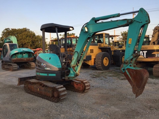 KOBELCO SK30SR-3E ปี2011 ชั่วโมงน้อยมากไม่แพ้รถใหม่ นำเข้าจากญี่ปุ่น โทร.090-986-2521 อ๊อบ
