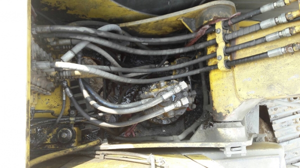 ขายรถแบคโฮ KOMATSU PC100-6 ระบบไฟเต็ม เอกสารอินวอย ราคา 650000