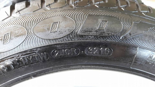 ขายล้อแม็กป้ายแดง jazz 15"&times;5.5"  พร้อมยางปี16 สนใจติดต่อร้าน ก.เจริญการยางครับ 081-3747940