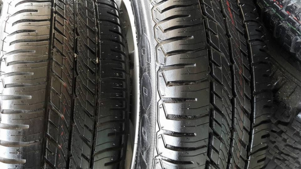 ขายล้อแม็กป้ายแดง jazz 15"&times;5.5"  พร้อมยางปี16 สนใจติดต่อร้าน ก.เจริญการยางครับ 081-3747940