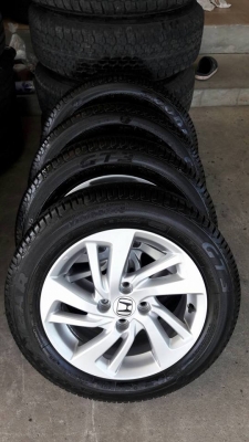 ขายล้อแม็กป้ายแดง jazz 15"&times;5.5"  พร้อมยางปี16 สนใจติดต่อร้าน ก.เจริญการยางครับ 081-3747940