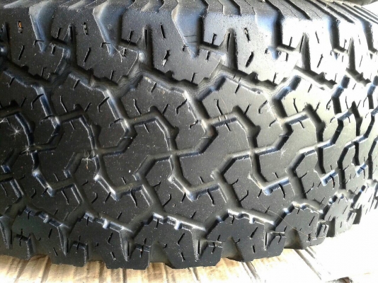 ขายยาง BF All 285/75/16 ปี12 ชุดละ 4000