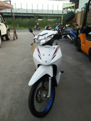 ขายด่วนHonda wave 110i ปี55 สีแดงขาวสวยพร้อมใช้