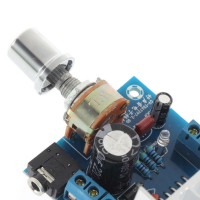 Amplifier 9-15V กำลังขับ 15x15w. Amplifier 9-15V กำลังขับ 15x15w.
