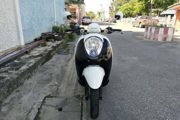 Scoopy i 2011 รถบ้านแท้ มือเดียว เล่มชุดโอนครบ