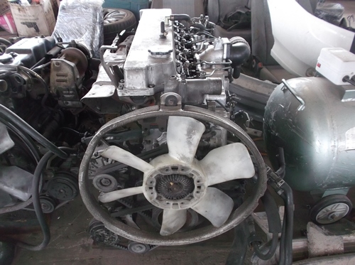 ขายเครื่อง ISUZU  6HA1  205แรงม้า   เครื่องนอกมีหมายเลข มีใบคุม  เครื่องฟิตติดดีมากๆ