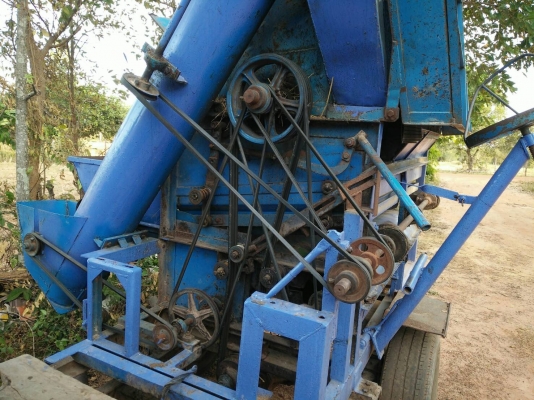 ขายรถนวดข้าวเกษตรพัฒนา 5 ฟุต เครื่อง isuzu85 แรง ขายรถนวดข้าวเกษตรพัฒนา 5 ฟุต เครื่อง isuzu85 แรง