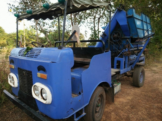 ขายรถนวดข้าวเกษตรพัฒนา 5 ฟุต เครื่อง isuzu85 แรง