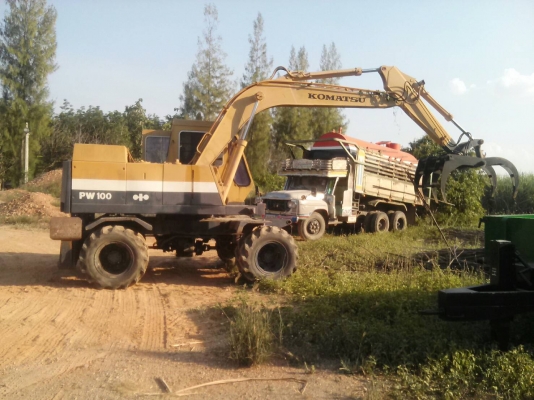 ขาย P C100/2 ล้อยาง 2 เพลา สภาพพร้อมใช้