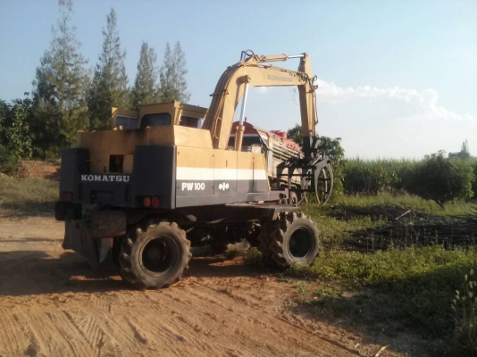 ขาย P C100/2 ล้อยาง 2 เพลา สภาพพร้อมใช้