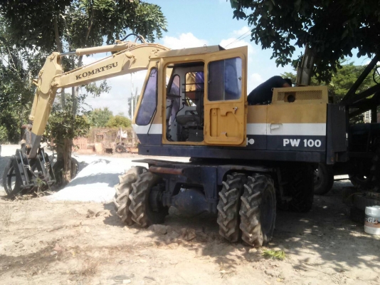 ขาย P C100/2 ล้อยาง 2 เพลา สภาพพร้อมใช้