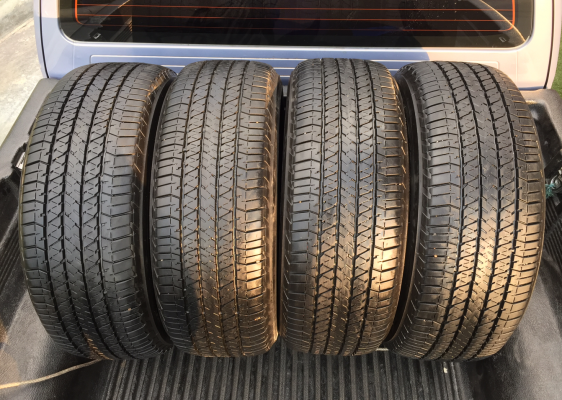 ยาง Bridgestone 255 60 18 กลางปี14 ดอกเต็ม ใช้ยาว ราคาไม่แพง