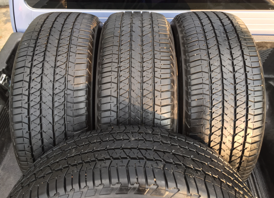 ยาง Bridgestone 255 60 18 กลางปี14 ดอกเต็ม ใช้ยาว ราคาไม่แพง