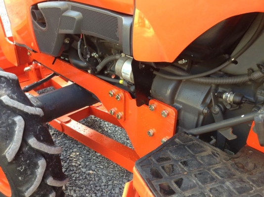 คูโบต้า L3208SP 4 WD รถเกรดA ใบมีดดันหน้าใหม่ ตัดหญ้าใหม่ ทำงาน 260 ชั่วโมง