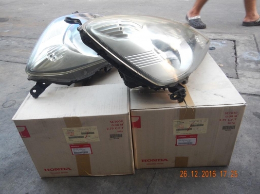 ขายโคมไฟหน้าแท้มือสองHonda  Jazz  สภาพสวย ขาครบไม่หัก 1900บาท