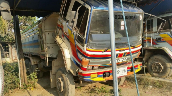 ขายรถสิบล้อดัมพ์ ISUZU jumbo เครื่อง 185 แรง - 2 เพลาดัมพ์มิเนียม ช่วงล่าง 240 เบรคทิฟฟี่ คัสซีสวย แอร์เย็น
