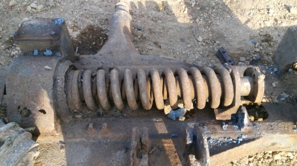 ขายลอนเลอร์ รถแทรกเตอร์ D-4 และสปริงเร่งแทรกสองชั้น สภาพตามรูปครับ