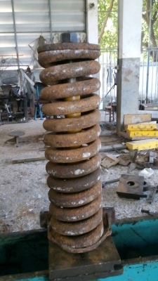 ขายลอนเลอร์ รถแทรกเตอร์ D-4 และสปริงเร่งแทรกสองชั้น สภาพตามรูปครับ