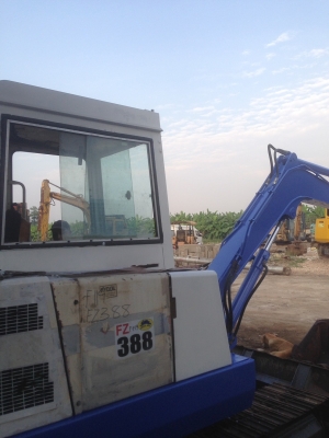 รถแม็คโคร mitsubishi me40