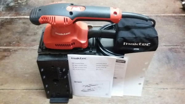 เครื่องขัดกระดาษทรายสั่น MAKTEC รุ่น MT923 ส่งฟรี Kerry Express เครื่องขัดกระดาษทรายสั่น MAKTEC รุ่น MT923 ส่งฟรี Kerry Express