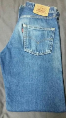 กางเกงยีนส์ Levi&#039;s 512 ขากระบอก เอว 32 นิ้ว ส่งฟรี Kerry Express
