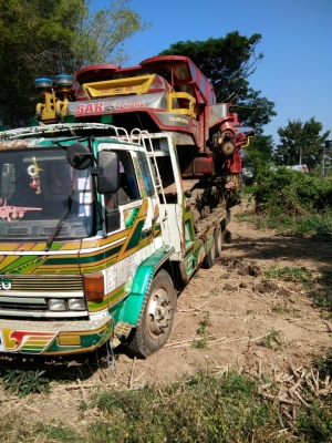 รถเกี่ยว รถเกี่ยว