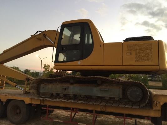 ขายPC200-6 KOMATSU ราคา 785.000บาท ไฟฟ้าครบ จอชั่วโมงไม่มี เครื่องดีปั้มแรง  ต่อรองได้สนใจลองขับ รถอยู่อ.พังโคน จ.สกลนครโทร0895770265 ติดถนนสายสกล-อุดร
