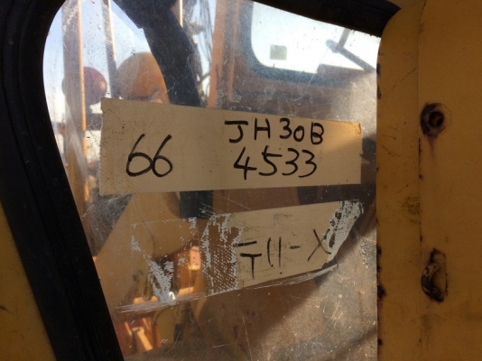 Komatsu JH30B นำเข้าจากญี่ปุ่น รถสวยมาก ๆ ราคาไม่แพงครับ Komatsu JH30B นำเข้าจากญี่ปุ่น รถสวยมาก ๆ ราคาไม่แพงครับ